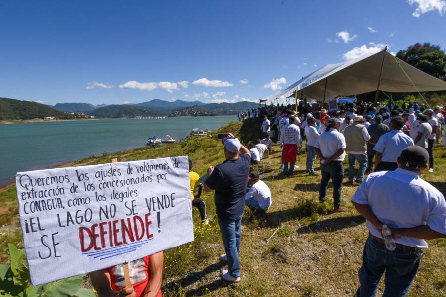 Valle de Bravo en crisis: pobladores marchan por la presa Miguel Alemán