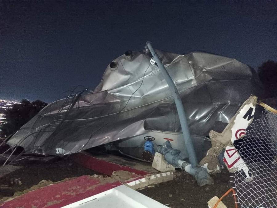 Colapsa tanque de agua elevado en Chimalhuacán; hay al menos 8 heridos