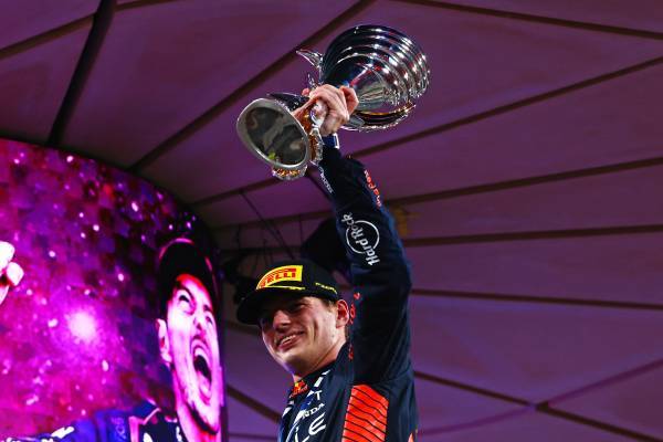 Verstappen y Pérez Cierran con Éxito una Temporada Inolvidable en Abu Dabi