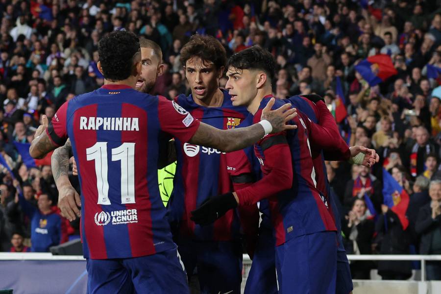 Barcelona aleja fantasmas en Champions; Xavi respira