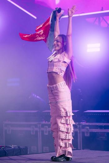 Emilia brilló con su energía y talento en el Coca Cola Flow Fest de Ciudad de México