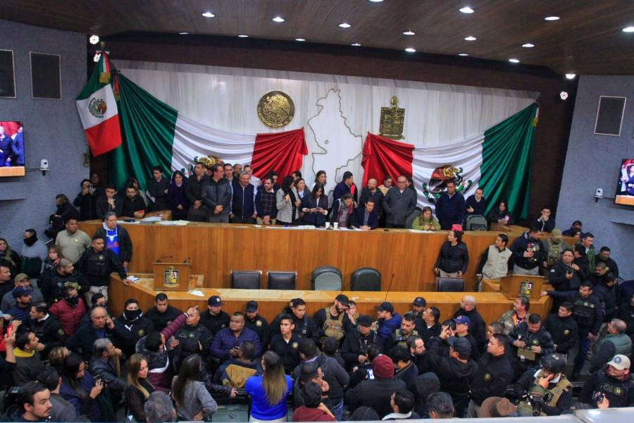 Denuncia Samuel García presencia de elementos de la fiscalía presuntamente armados en el Senado