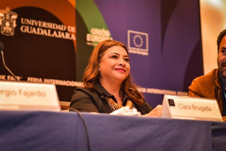 Clara Brugada asiste a la FIL de Guadalajara a hablar sobre Utopías