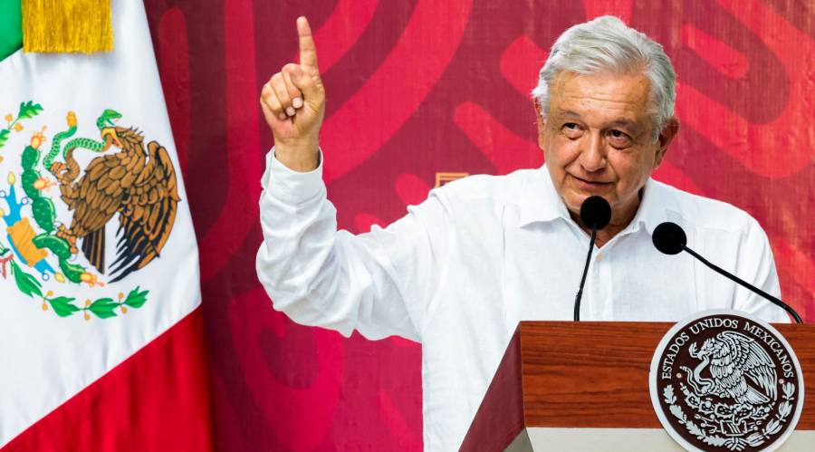 AMLO destaca inauguración del aeropuerto de Tulum y el incremento al salario mínimo