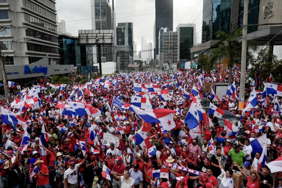 Las clases se reanudarán en Panamá tras seis semanas de paro contra contrato minero