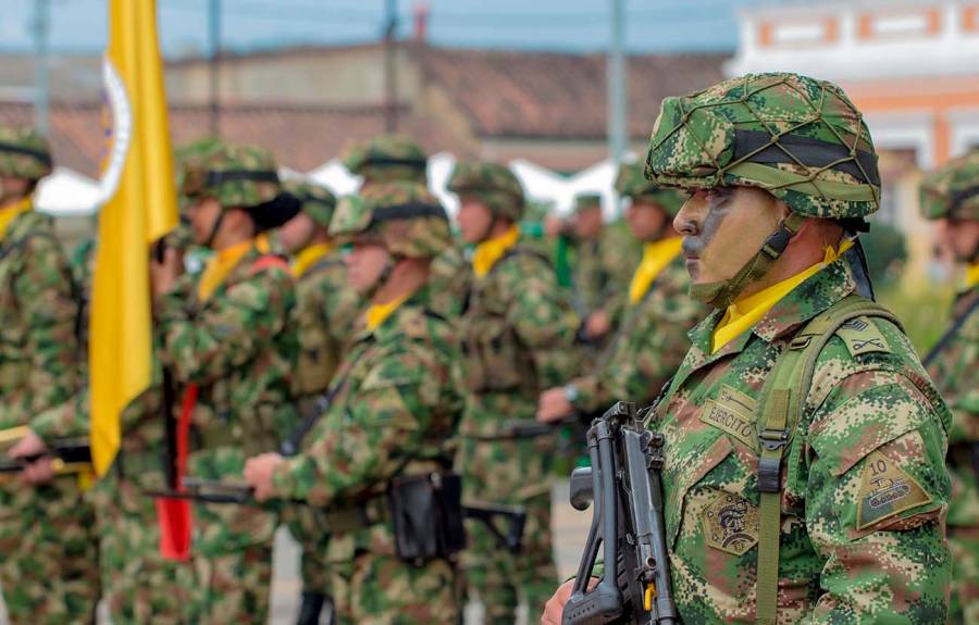Cinco militares detenidos por presunto tráfico de migrantes en Colombia