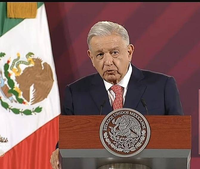 AMLO ironiza con trabajo de ministro Laynez