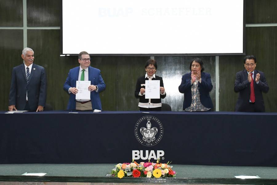 Encabeza Lilia Cedillo firma de convenio con la empresa Schaeffler
