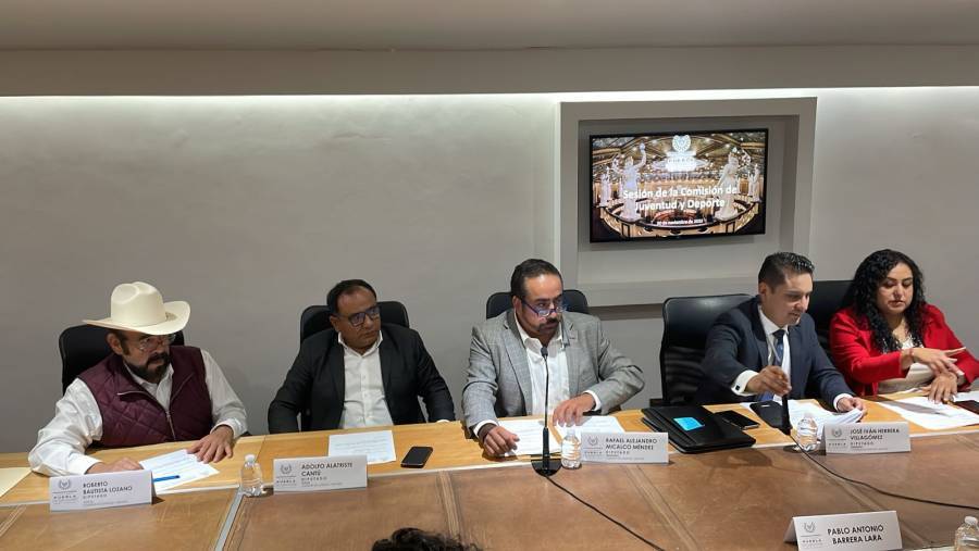 Congreso reconoce a deportistas destacados de San Martín Texmelucan