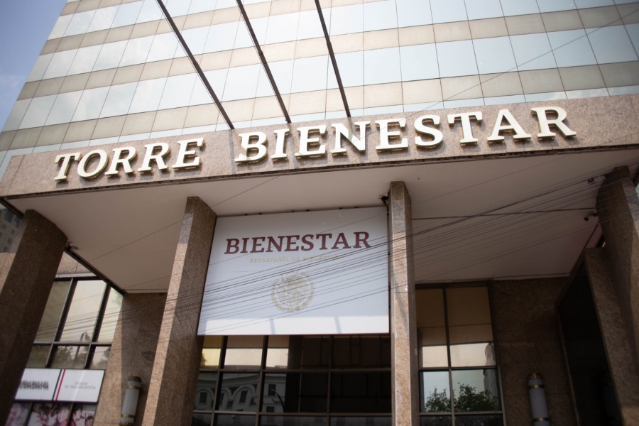AMLO invierte 1 billón 640 mil millones de pesos en programas sociales