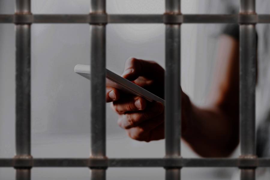 En San Lázaro, Morena propone inhibidores de señal en prisiones para prevenir extorsiones