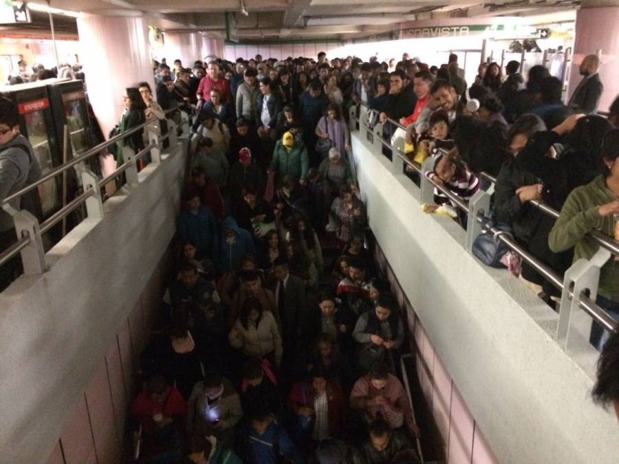 Metro CDMX implementa marcha de seguridad en medio de lluvias