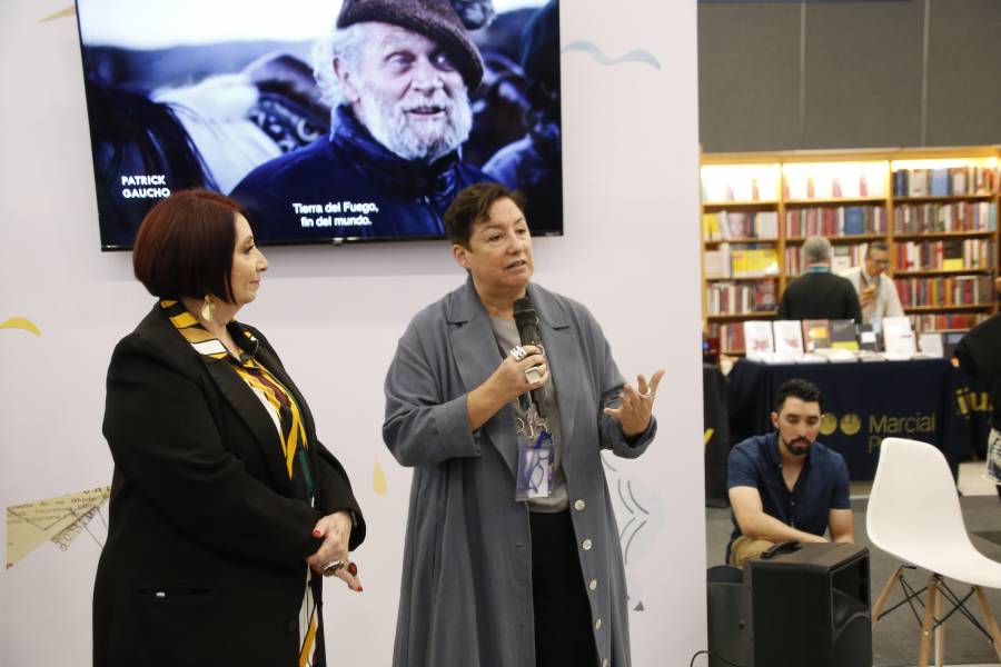Libros y escritores chilenos exilidados crean un puente cultural con M&eacute;xico