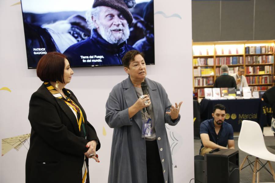 Libros y escritores chilenos exilidados crean un puente cultural con México