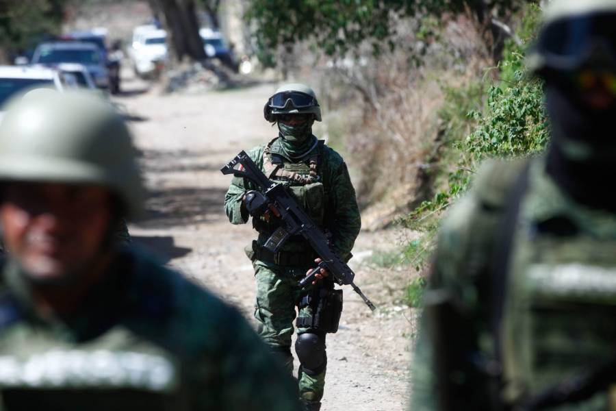 Encuentran tres cuerpos baleados en una finca de Jalisco