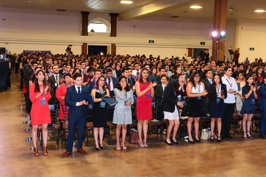 Mexiquenses ganan primer lugar en premios del Ceneval