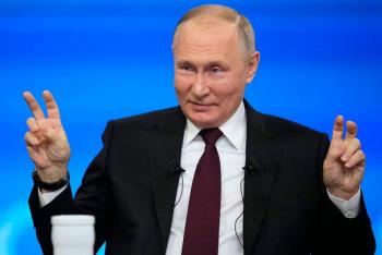 Putin frente a su doble virtual en su tradicional sesi&oacute;n de preguntas y respuestas