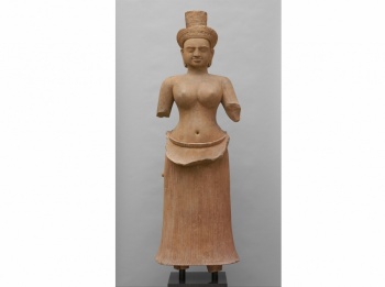 La justicia de EEUU y el museo MET devuelven a Camboya 13 obras de arte robadas
