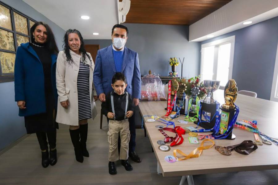Felicita Luis Nava a Sebastián Moreno Ballesteros, Niño Genio de Querétaro