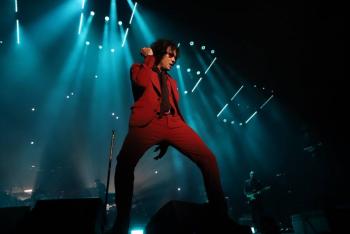 Enrique Bunbury sorprende al p&uacute;blico con una inusual petici&oacute;n durante su concierto