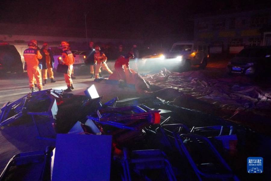 M&aacute;s de 100 muertos en un sismo en el noroeste de China