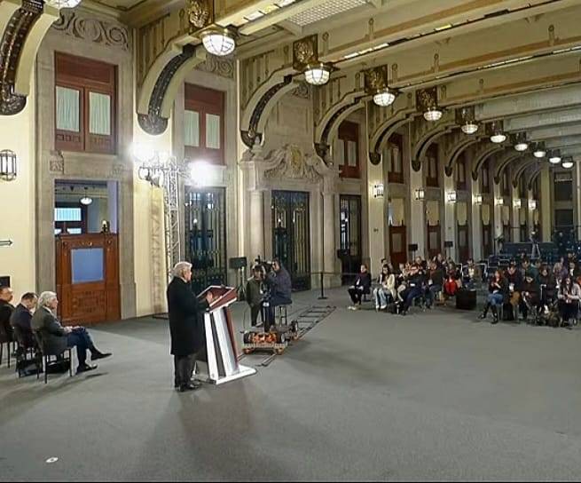 AMLO pide a jesuitas investigar a Centro ProDH por doble discurso en tema Ayotzinapa