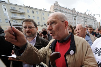 Rusia a&ntilde;ade a escritor Boris Akunin a lista de 