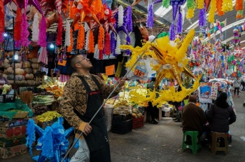 Trabajo en navidad: La dualidad de las festividades en diciembre