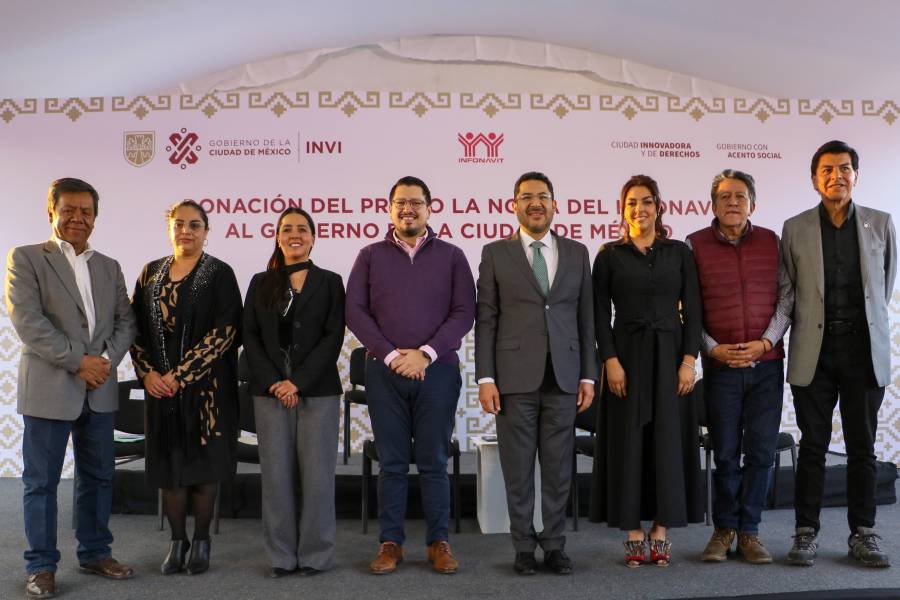 Recibe Martí Batres predio donado por Infonavit para construir vivienda de interés social en Tláhuac