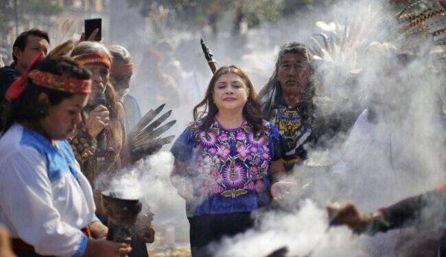 Recibe Brugada Fuego Nuevo de los pueblos originarios