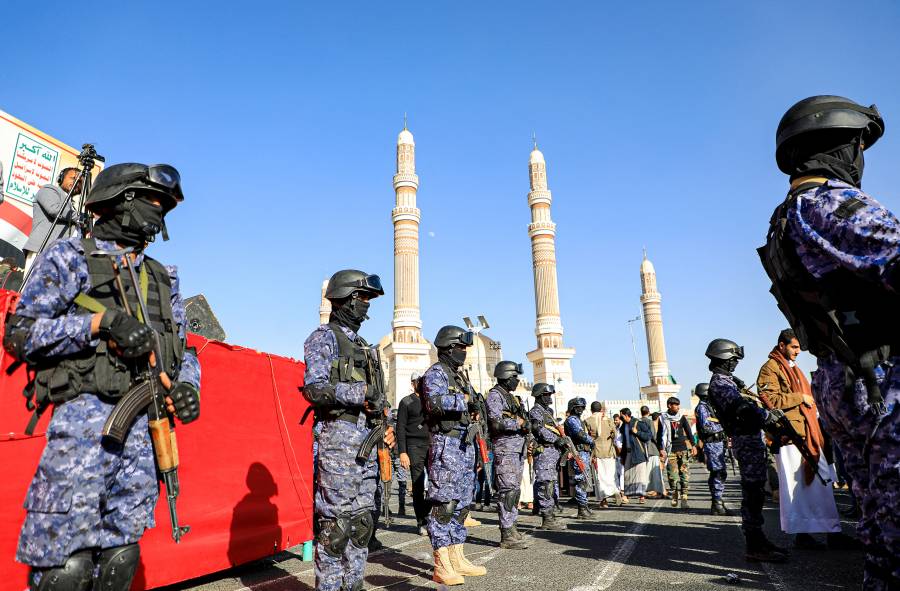 EEUU derriba 12 drones y 5 misiles lanzados desde Yemen al mar Rojo
