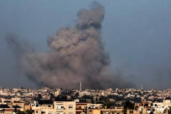 Israel sigue bombardeando Gaza y afirma que no parar&aacute; hasta 