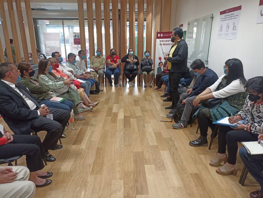 Capacitan SEDECO y FONDESO a más de 660 mil emprendedores