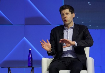 Vicepresidente de dise&ntilde;o de producto de Apple se suma a proyecto de inteligencia artificial