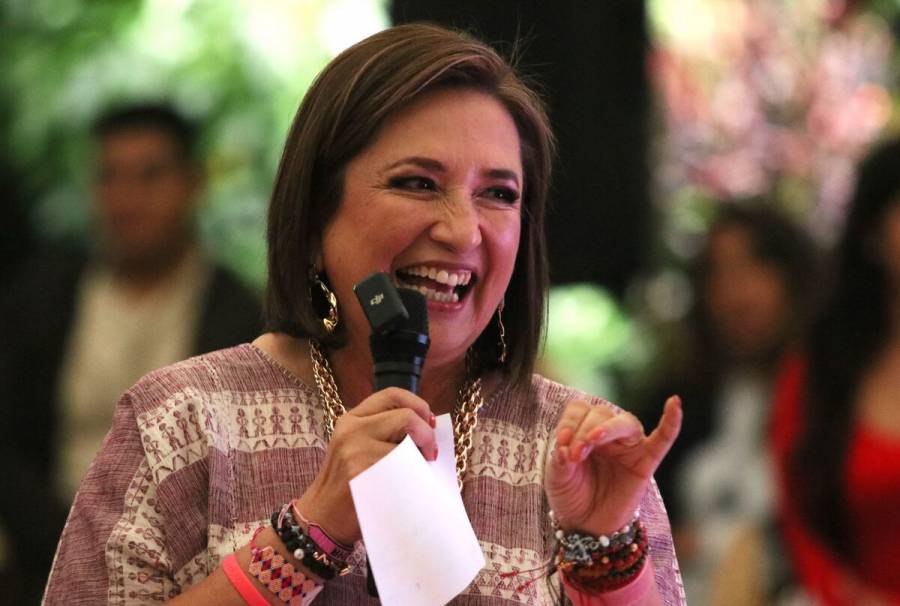 VIDEO: Xóchitl Gálvez lanza mensaje con drones, “Feliz fin de AMLO”
