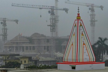 La ciudad india de Ayodhya se prepara para inaugurar un controvertido templo