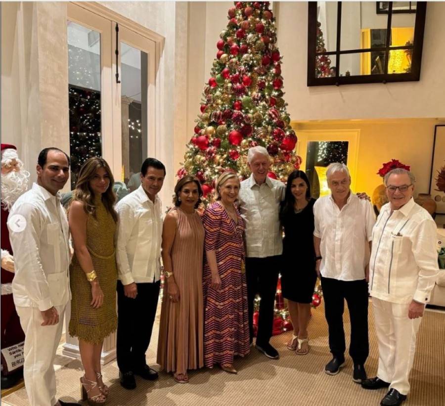 Pe&ntilde;a Nieto celebra en compa&ntilde;&iacute;a los exmandatarios estadounidenses Bill Clinton y Hillary Clinton