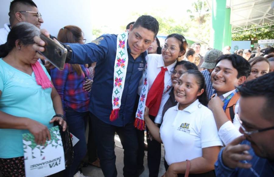 Ricardo Gallardo Cardona iniciará programa de internet con 200 mil chips para estudiantes