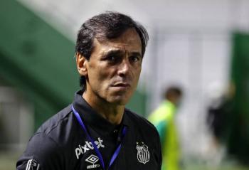 DT argentino Fabi&aacute;n Bustos toma las riendas en Universitario de Per&uacute;