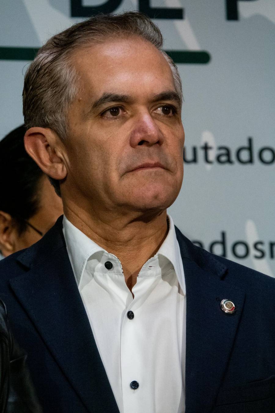 El PRD ofrece a Mancera candidatura a diputación Federal en coalición con PAN y PRI