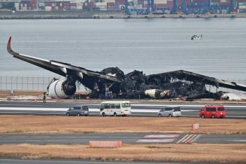 Pilotos de aerol&iacute;nea japonesa inicialmente no se percataron del fuego tras colisi&oacute;n
