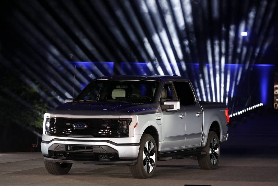 Ventas de autos nuevos en EEUU suben en 2023 tras caída de precios