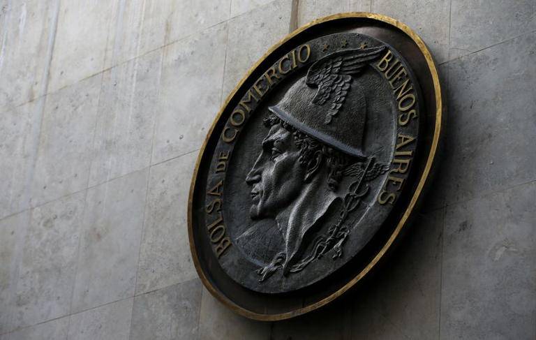 Bolsa argentina cierra con repunte de 2,41% a 995.912,93 puntos