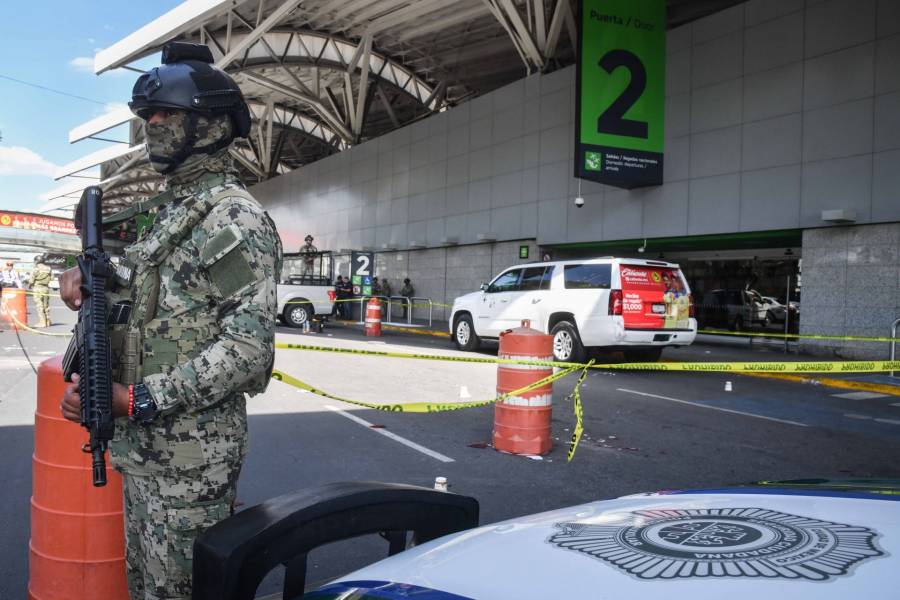 Apuñalan a hombre en la terminal 2 del AICM