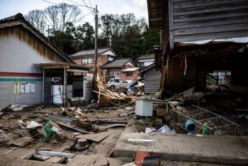 Elsa, una perra socorrista, busca sobrevivientes tras el sismo en Jap&oacute;n