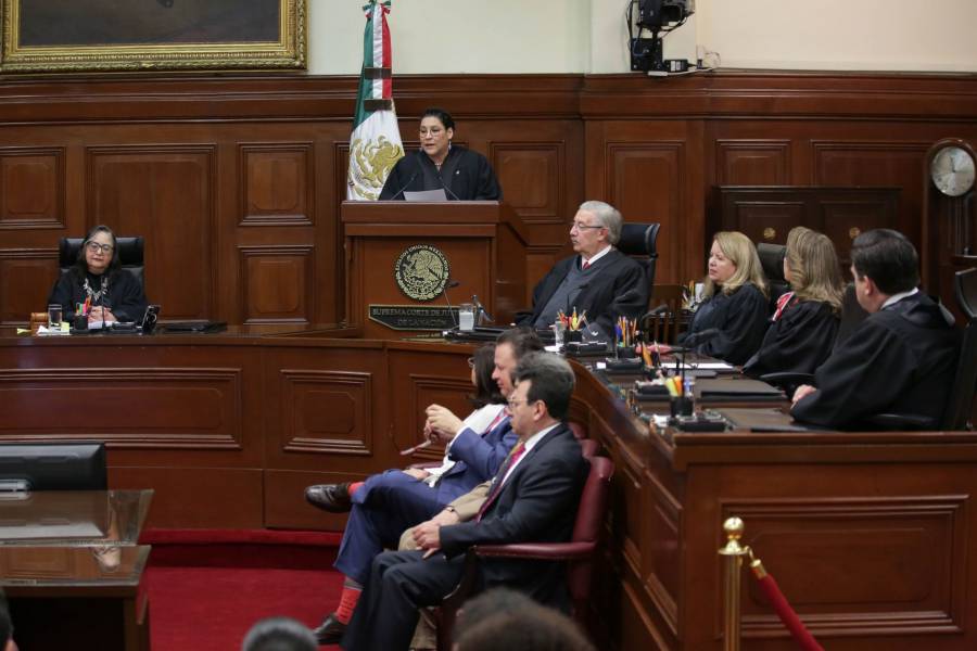 Pide Lenia Batres ajuste de sueldo a la SCJN