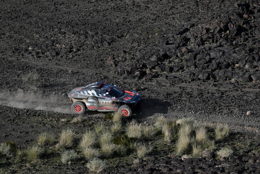 Herido un espectador tras ser atropellado por un coche en el Dakar