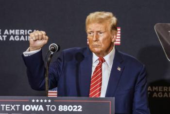 Trump inicia campa&ntilde;a en Iowa tres a&ntilde;os despu&eacute;s del asalto al Capitolio