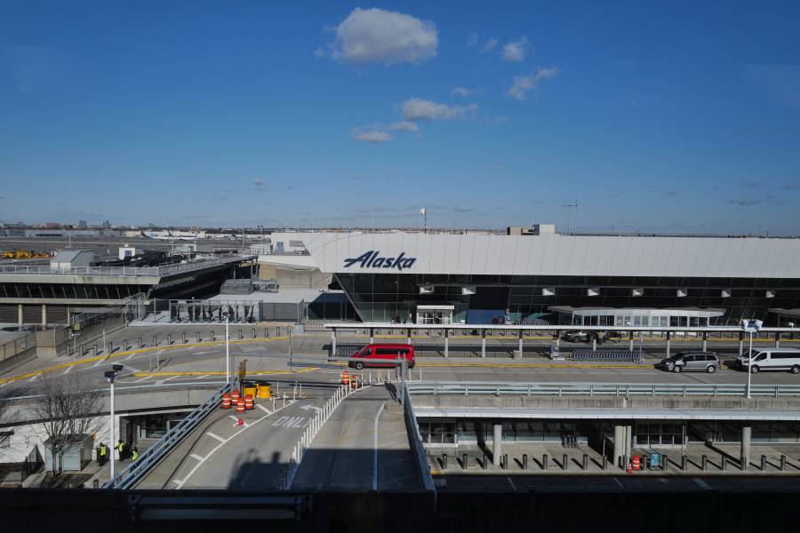 United Airlines dice que inspección encontró tornillos sueltos en los paneles de sus aviones 737 MAX