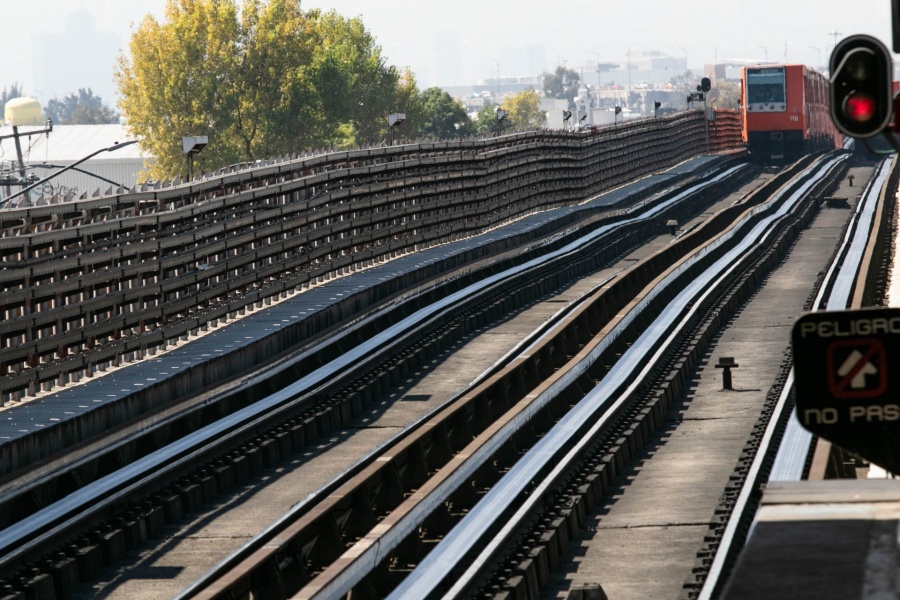 Metro suspende actividades en diversas estaciones